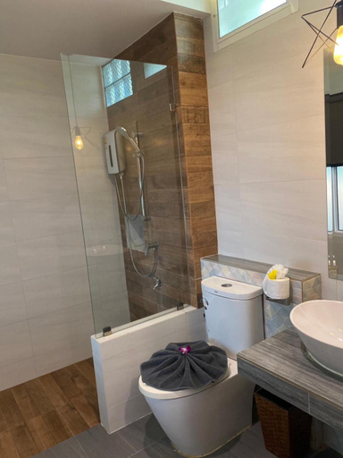 Bathroom 3, Lanta Corsica Hotel, Ko Lanta