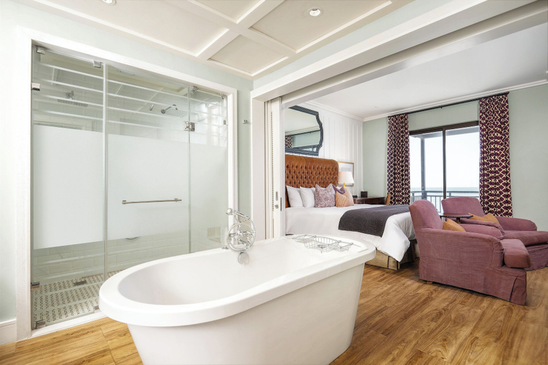 Bathroom 4, Strand Hotel Swakopmund, Swakopmund