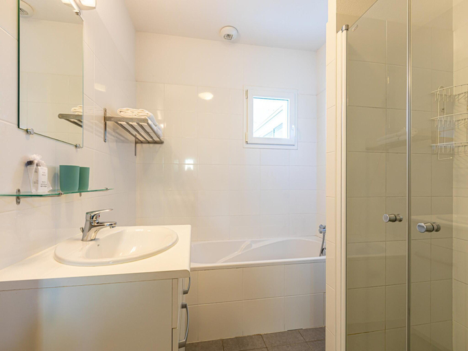 Bathroom 3, Villa in France with Private Pool Garden, Vendée