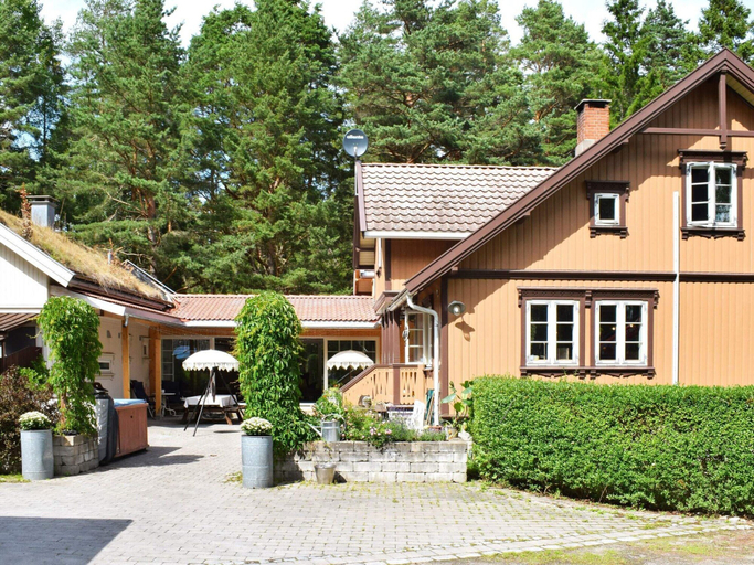 Primary image