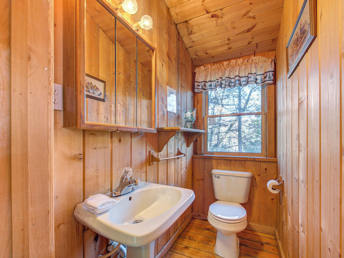 Bathroom, Bear Cave Haus by Jackson Mountain Rentals, Sevier