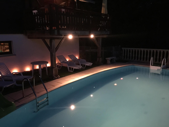 Sport & Beauty 2, Poolside Bliss Near Lake, Cantal
