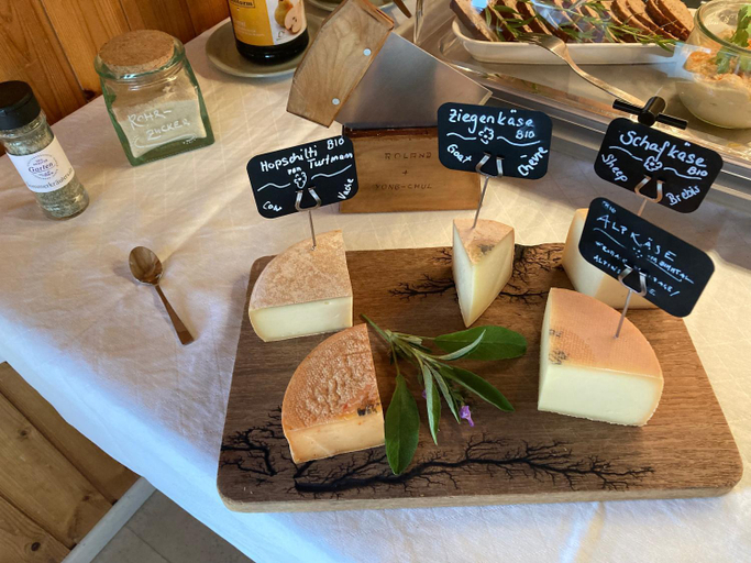 Food & Drinks 5, Haus Rhodania, Leuk