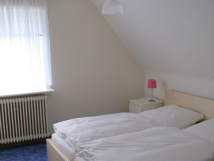 Bedroom 2, Ferienwohnung bei Willingen mit Terrasse, Waldeck-Frankenberg