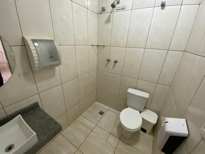 Bathroom 4, Hotel Londe, Patrocínio