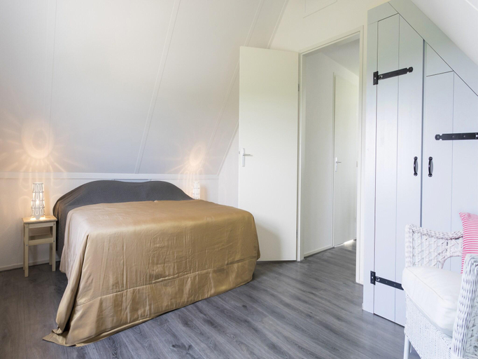 Bedroom 2, Holiday Home in Wissenkerke near Beach, Noord-Beveland