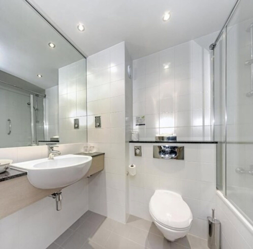 Bathroom 3, City North Hotel and Conference Centre