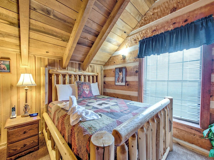 Bedroom, Fox Den by Jackson Mountain Rentals, Sevier