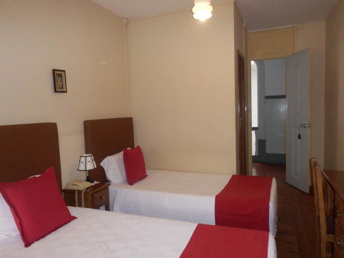 Bedroom 3, Hotel Larbelo, Coimbra