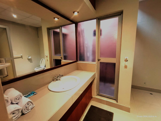Bathroom 4, Casa Mendoza, Sullana