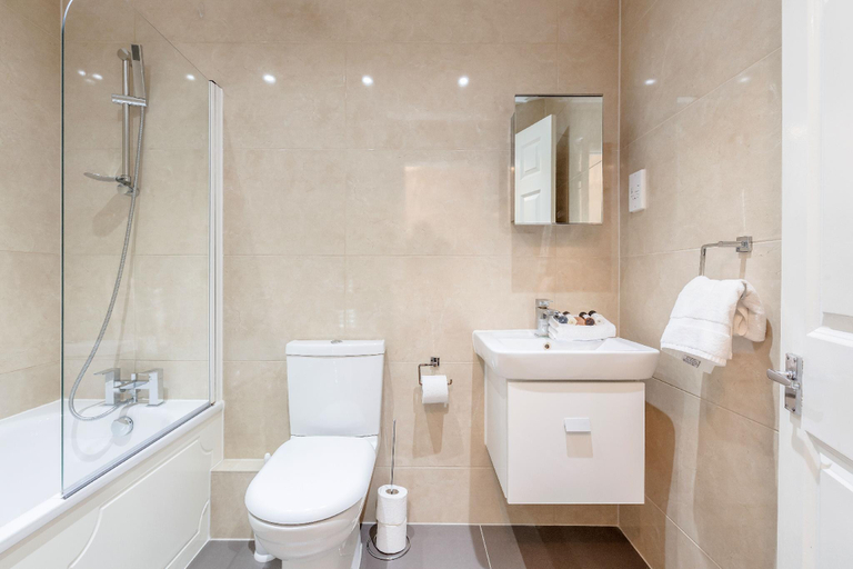 Bathroom 3, Roomspace Serviced Apartments- Regents Court, London