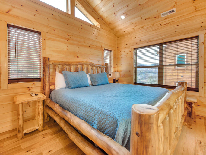 Bedroom 2, Gatlinburg Escape by Jackson Mountain Rentals, Sevier