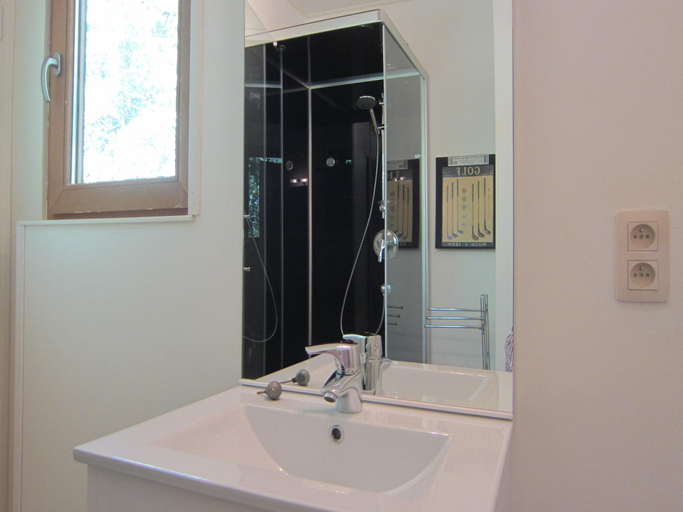 Bathroom 3, Retreat with Ponds, Braibant, Namur