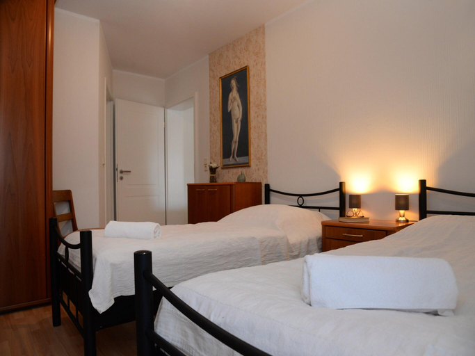 Bedroom 2, Ferienwohnung mit Sauna, Höxter