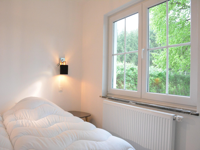 Bedroom 2, Superb holiday home with garden in Serinchamps, Namur