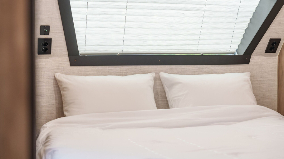 Bedroom 1, Sokcho Supuro Caravan, Goseong