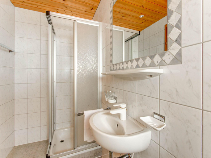 Bathroom 3, Apartment in Langenfeld near Solden Ski Lift, Imst