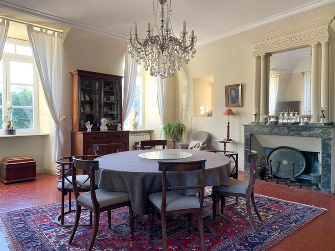 Others 5, Chateau Meilhen, Gard