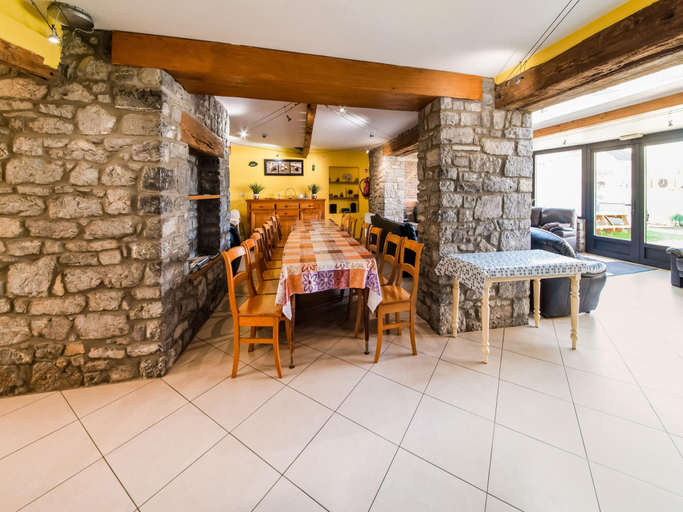 Food & Drinks 3, Han-sur-Lesse cottage, Namur