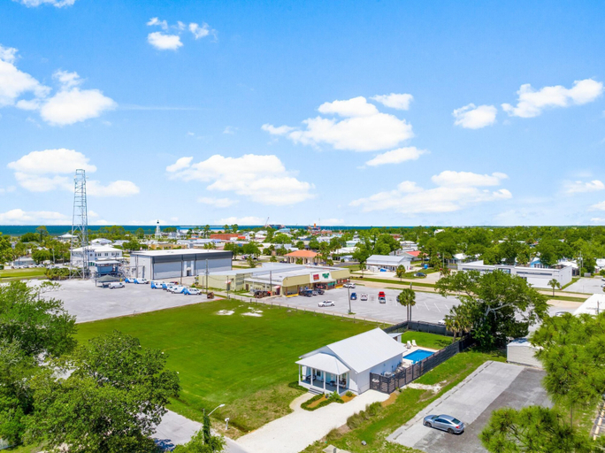 Others 5, Beach House - 6th Street Retreat by PHG, Gulf