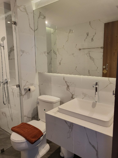 Bathroom 14