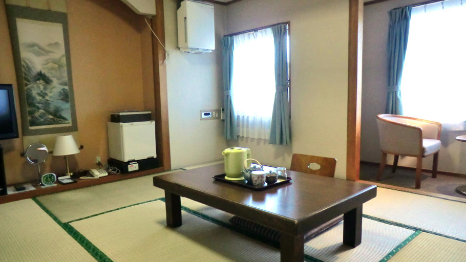 Others 4, Global Hotel, Isahaya