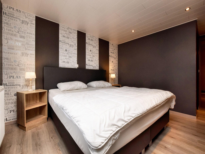 Bedroom 2, Modern family home with wellness, Luxembourg