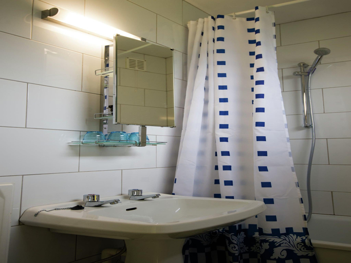 Bathroom 3, Peaceful Garden Hideaway, Hainaut