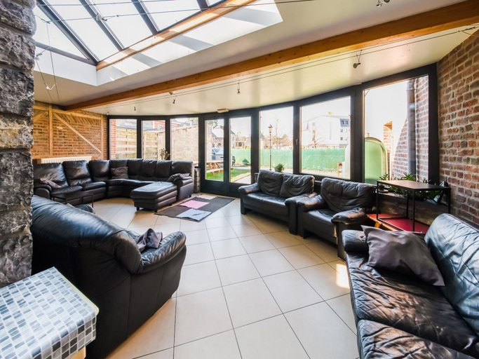Others 5, Han-sur-Lesse cottage, Namur
