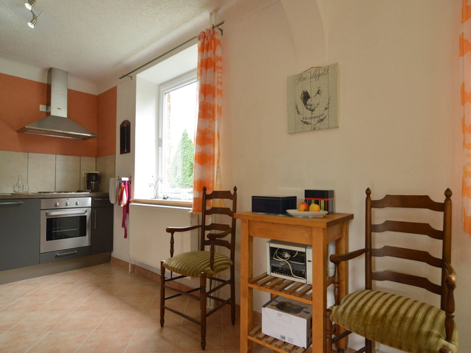 Others 4, Holiday Home with Garden, Heating, Barbecue, Liège
