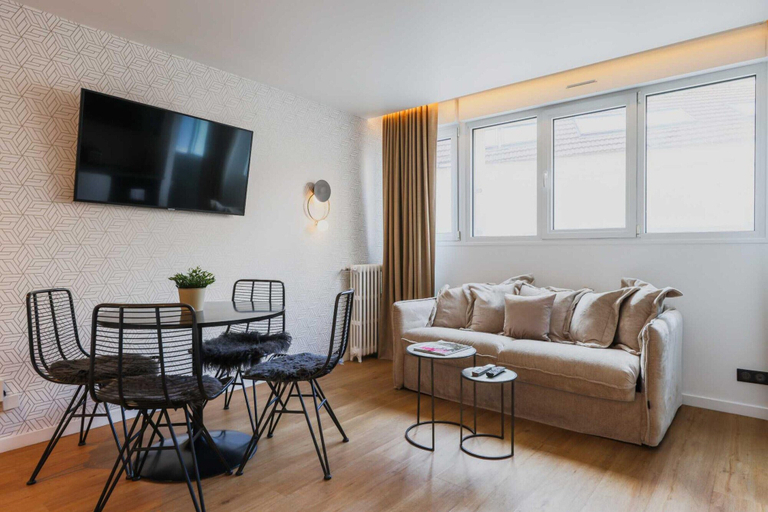 Others 1, Elegant apartment - 2BR/6P - Canal St Martin, Paris