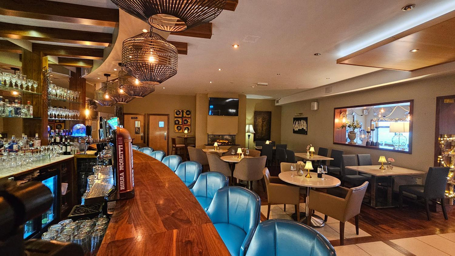 Food & Drinks 3, Moycarn Lodge & Marina