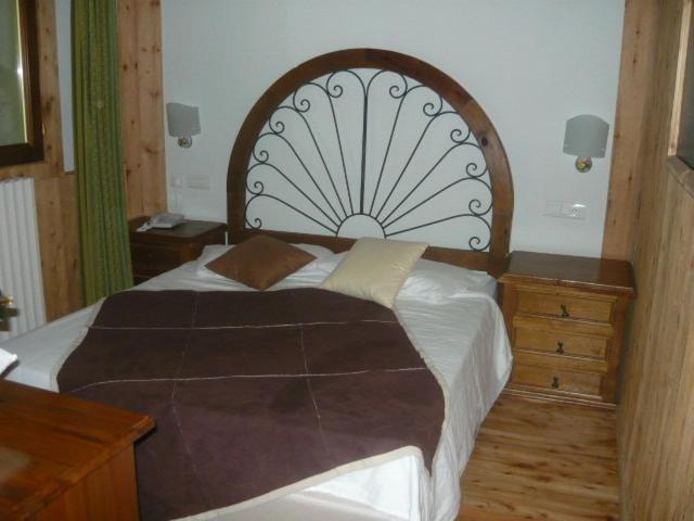 Bedroom 5, Hotel Chamois d'Or, Alpes-Maritimes