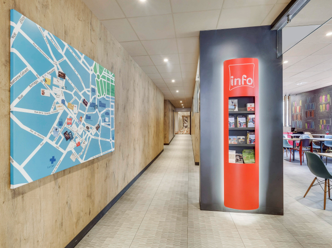 Public Area 2, ibis Saint Germain en Laye Centre, Yvelines