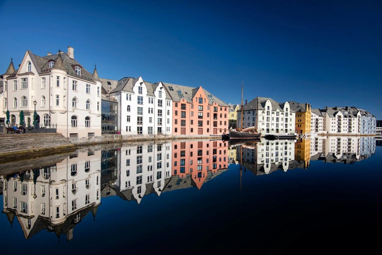 Exterior & Views 2, Cozy Apartment in Central Alesund Close to Everything, Ålesund
