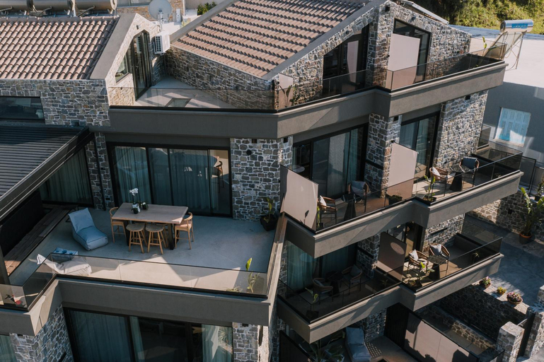 Others 4, Opal Executive Suites, Peloponnese