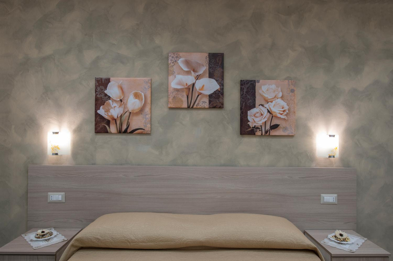 Bedroom 3, B&B Il Girasole, Napoli