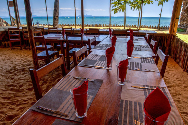 Food & Drinks 5, Swisscocobeach, Diana