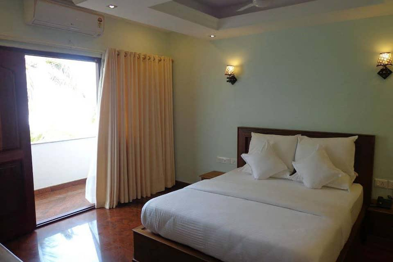 Bedroom 2, Sea Breeze Beach Inn, Kannur