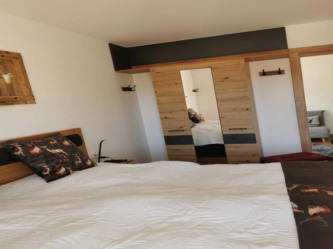 Bedroom 2, Ski-In Area Apartment with Ski Bus, Tamsweg