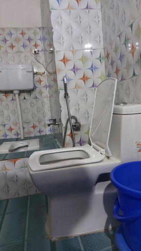 Bathroom 3, Hotel Hill Paradize couples & family Friendly,on the Kempty fall highway#balcony & terrace hill view, Dehradun