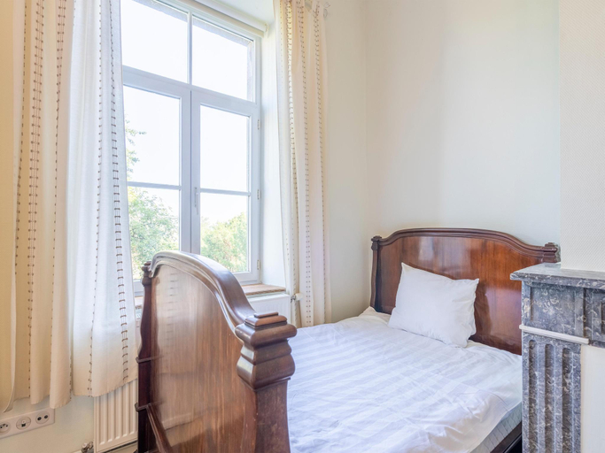 Bedroom 2, Cozy Comfort in Cerfontaine, Namur