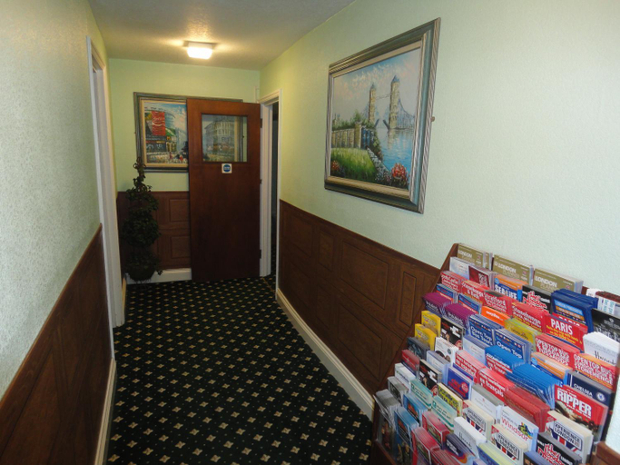 Public Area 3, Warwick Lodge, London