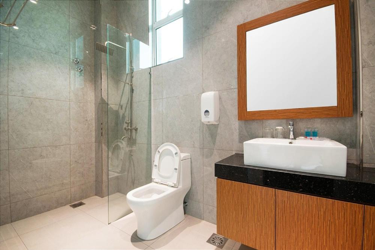 Bathroom 17