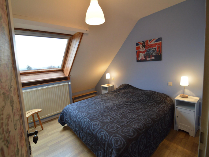 Bedroom 2, Hillside Retreat with Pond, Liège