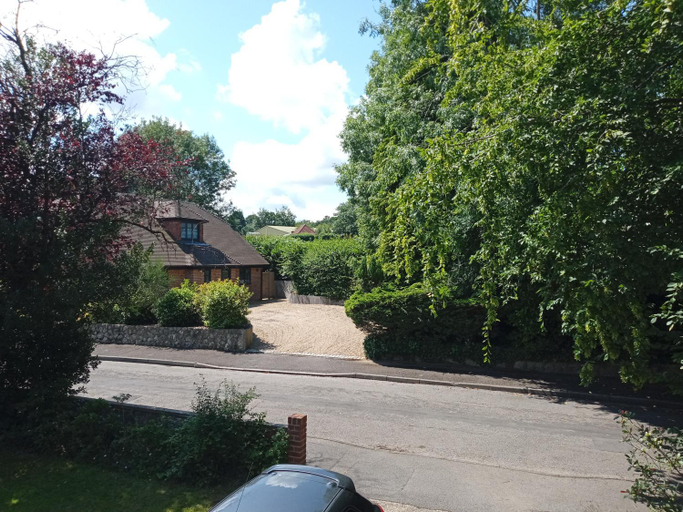 Others 5, Oak End Lodge, Kent