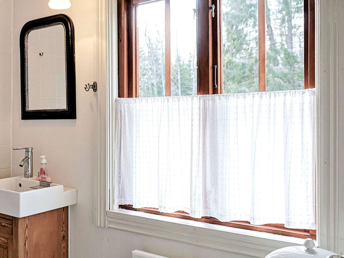 Bathroom 5, 4 Star Holiday Home in Skillingaryd, Vaggeryd