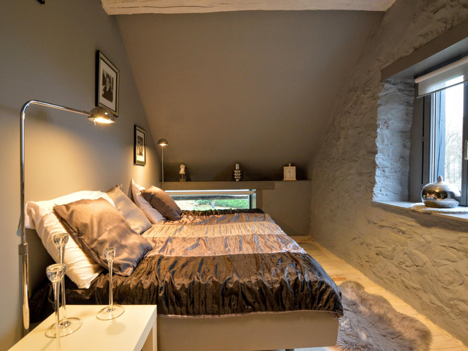 Bedroom 3, Stylish Stay with Pool, Jalhay, Liège
