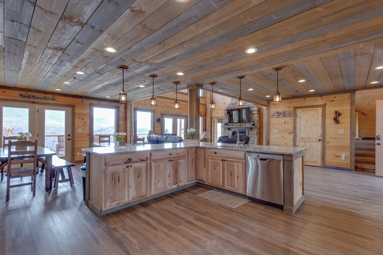 Food & Drinks, Great Smoky Lodge by Jackson Mountain Rentals, Sevier