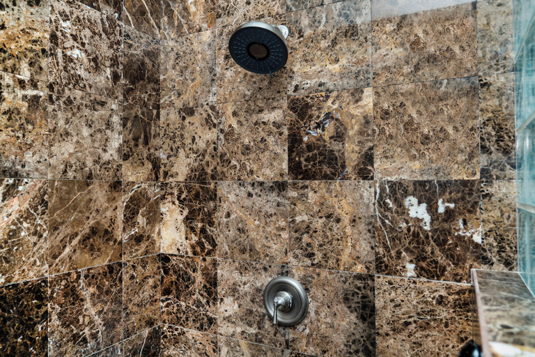 Bathroom 3, Oceans 23